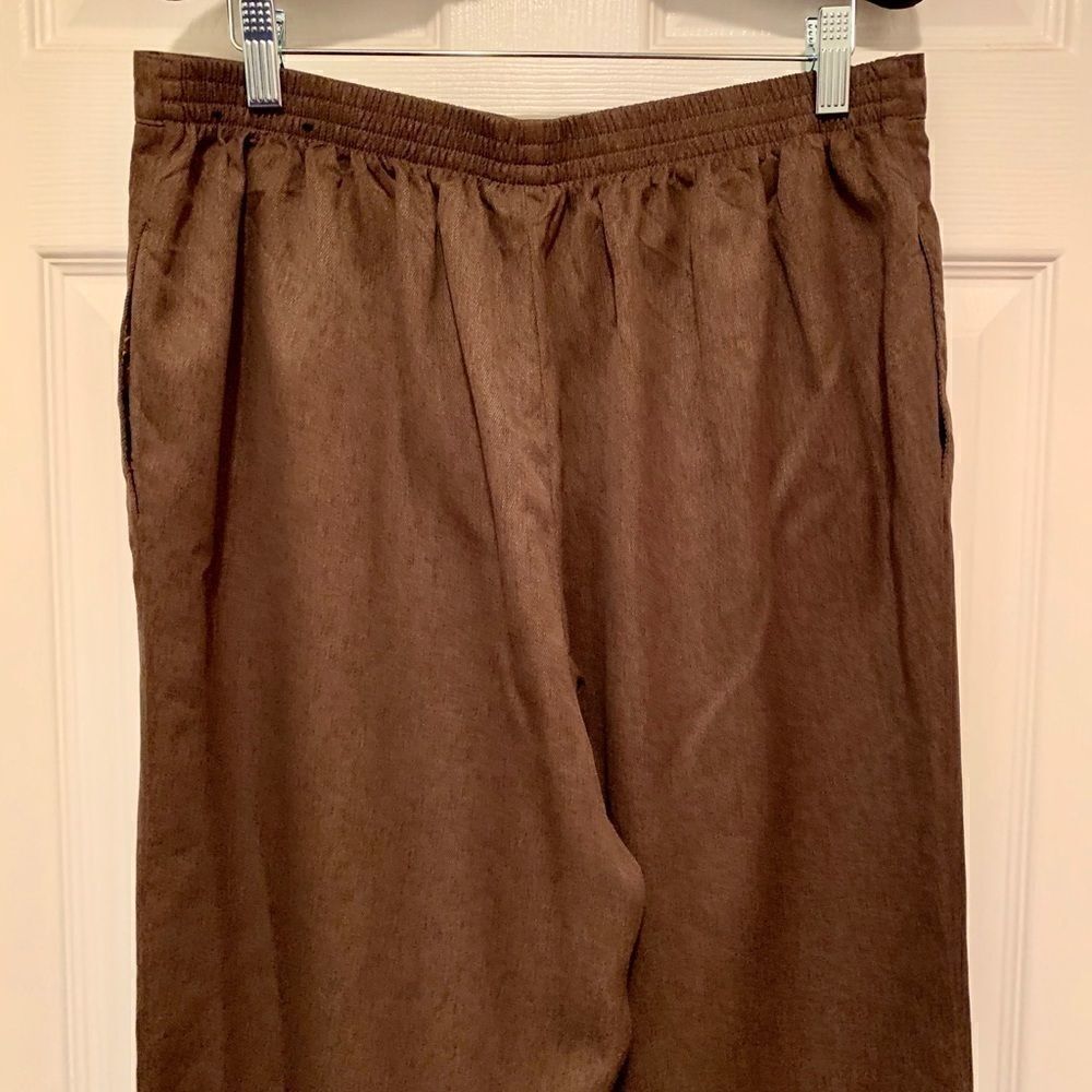 Alfred Dunner Pants in Brown 14 Petite - Picture 3 of 3